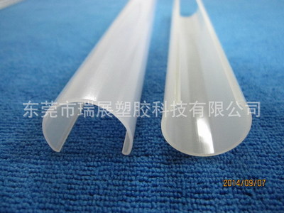 塑料異型材會變脆的原因是什么？